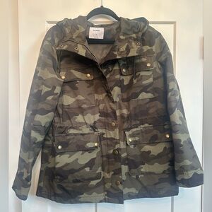 Excellent Used Condition Old Navy Women’s Camo Utility Rain Jacket, size medium